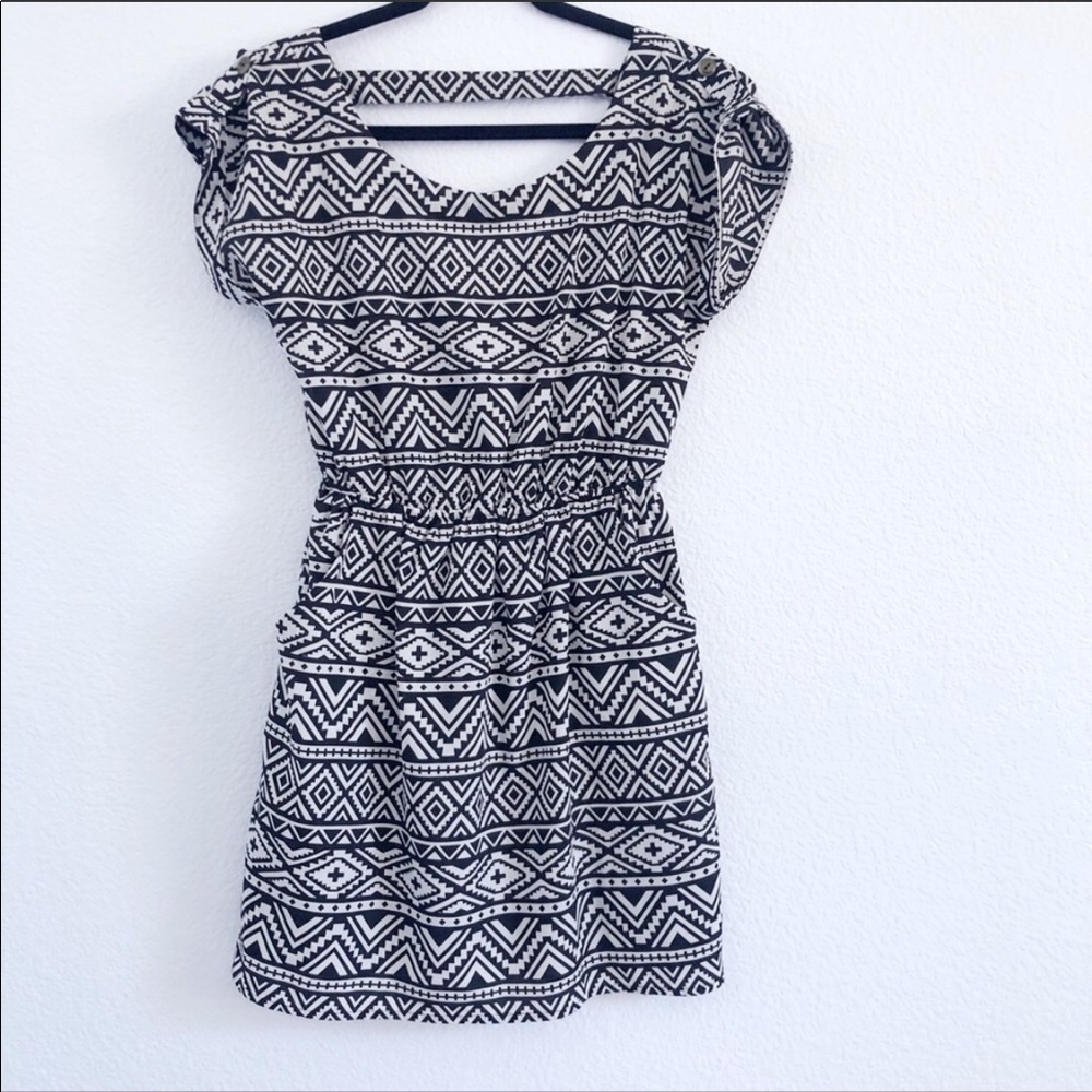 LUSH Black & White tribal print blouson dress